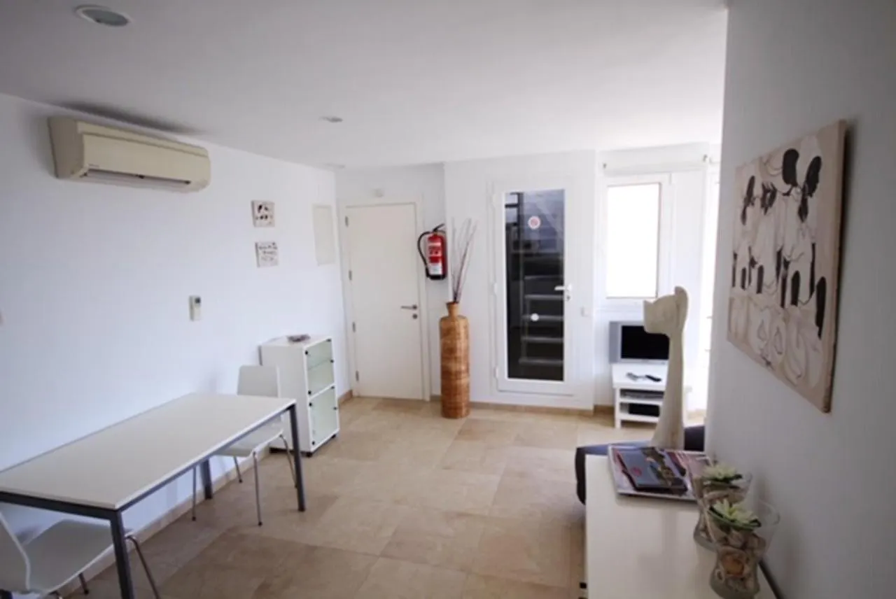 Apartment With Terrace And Jacuzzi In Puerto De Pollenca 120 M² 포엔샤 항구
